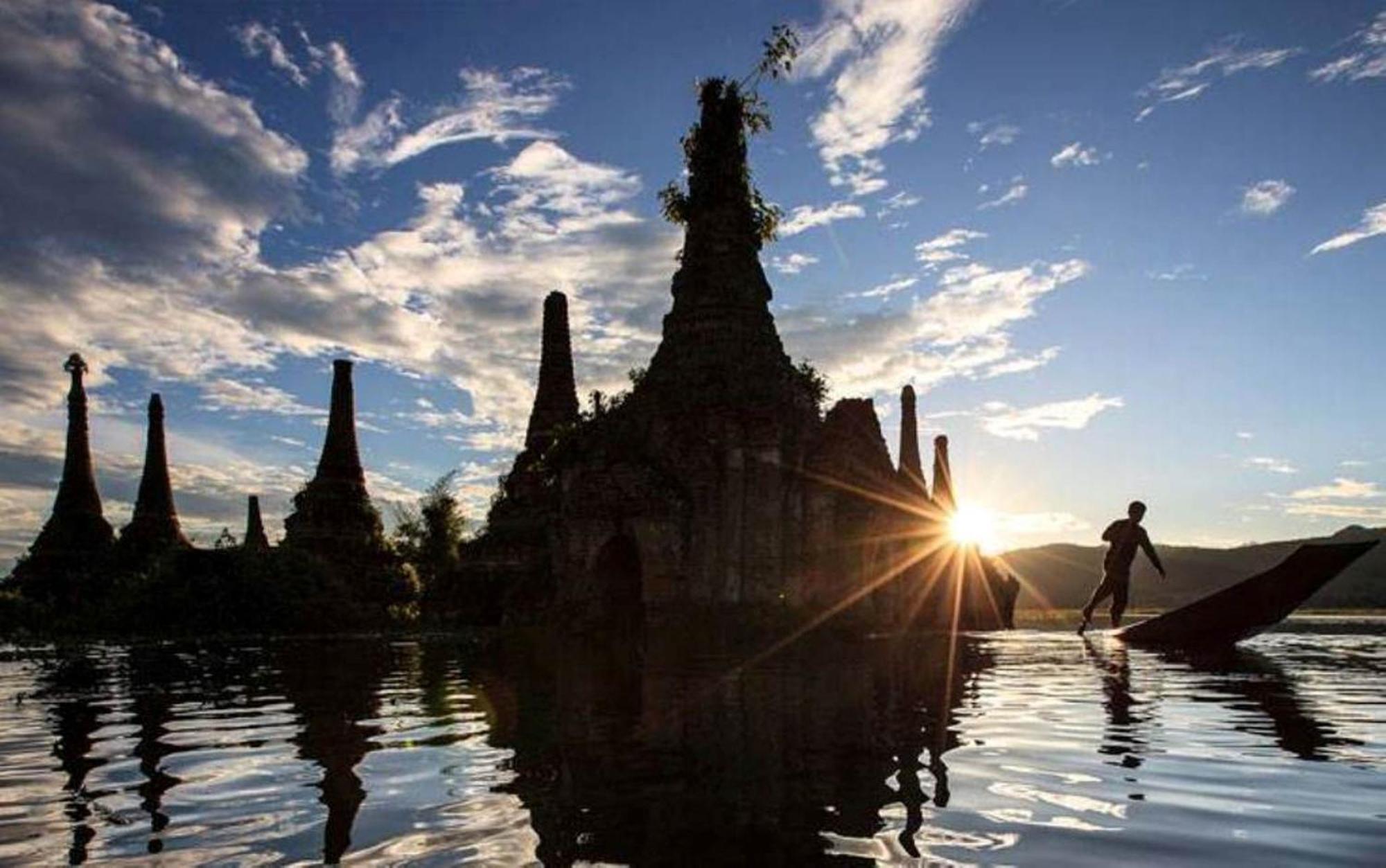 Inle Heritage Stilt Houses Ивама Экстерьер фото