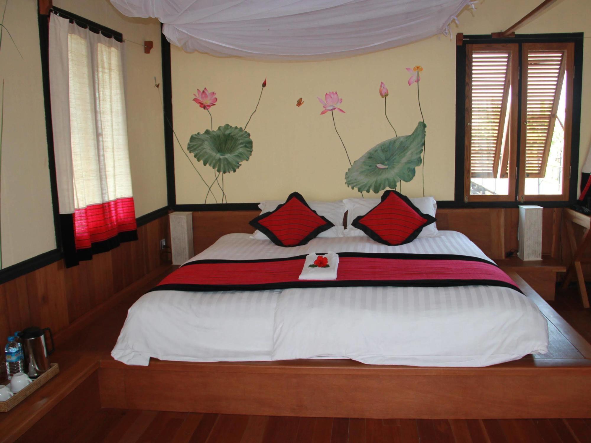 Inle Heritage Stilt Houses Ивама Экстерьер фото